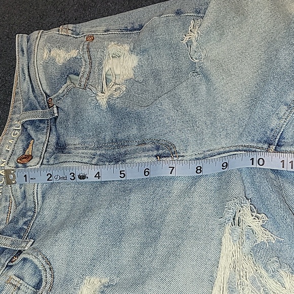 American Eagle Distresses Jeans Size 4 - Picture 8 of 9